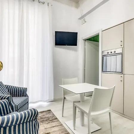 Asso Stazione Lejlighedshotel 3*