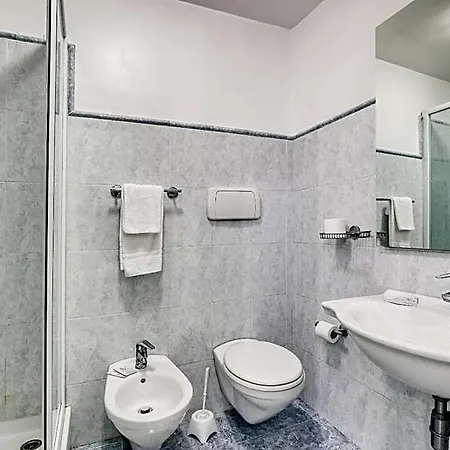 Asso Stazione Lejlighedshotel 3*